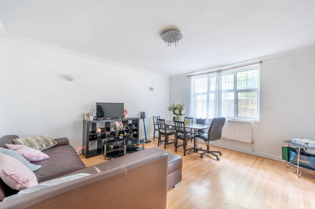 Property photo 2 of 5