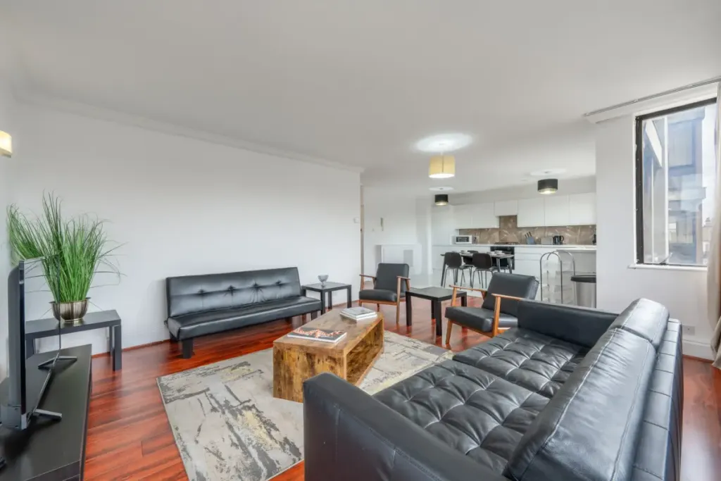 Property photo 2 of 10