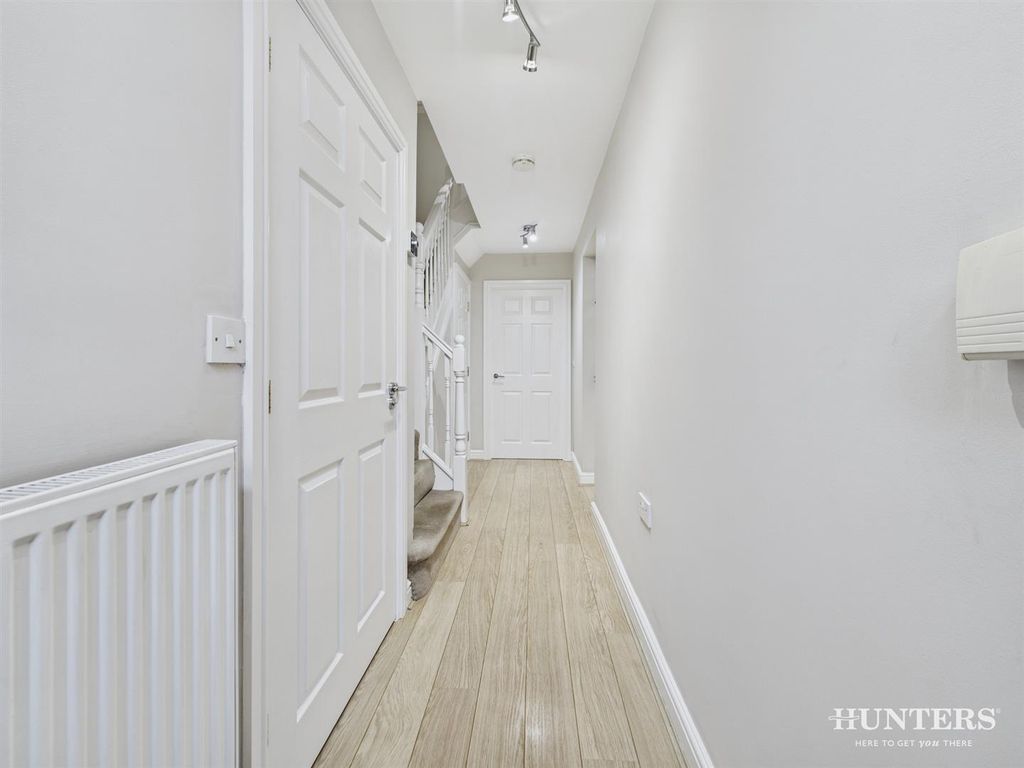 Property photo 3 of 18 Cam03792G0-Pr0350-Still001 (1).Jpg