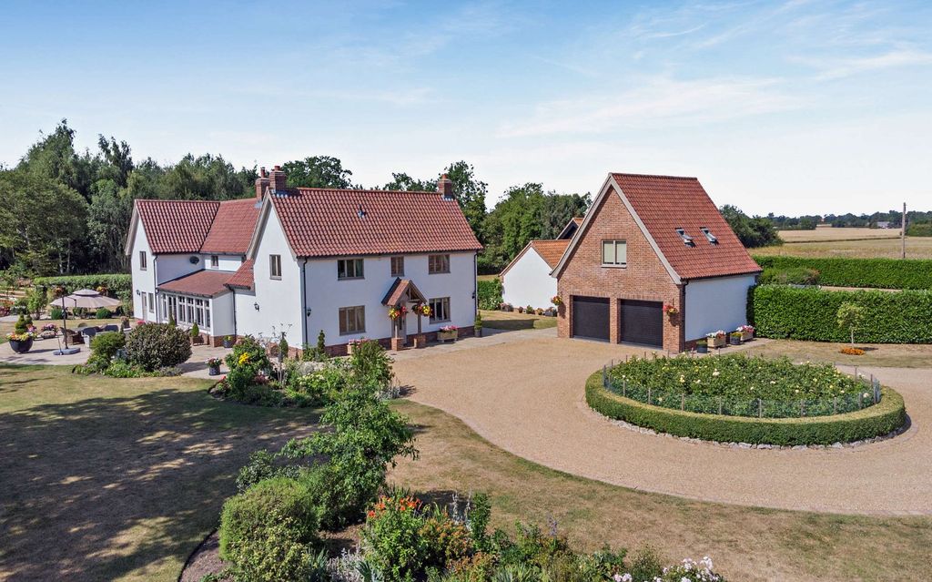 Property photo 2 of 30 High London Farm