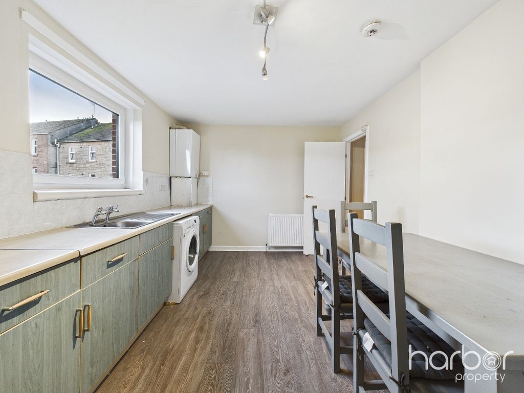 Property photo 2 of 13 4587194