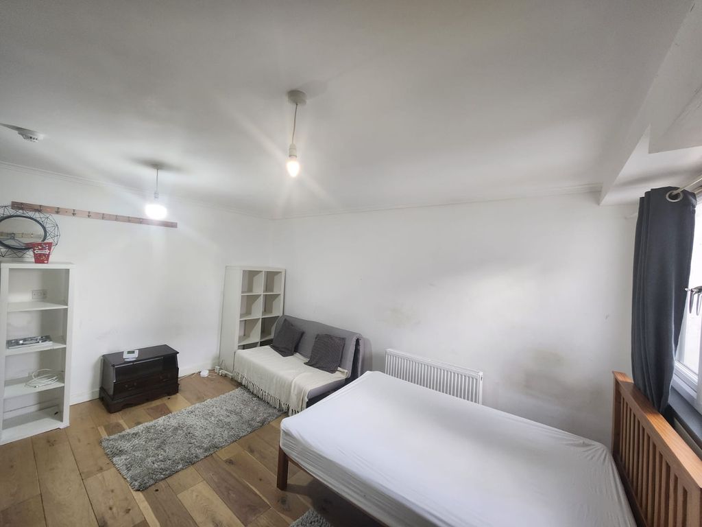 Property photo 3 of 4 Gallery