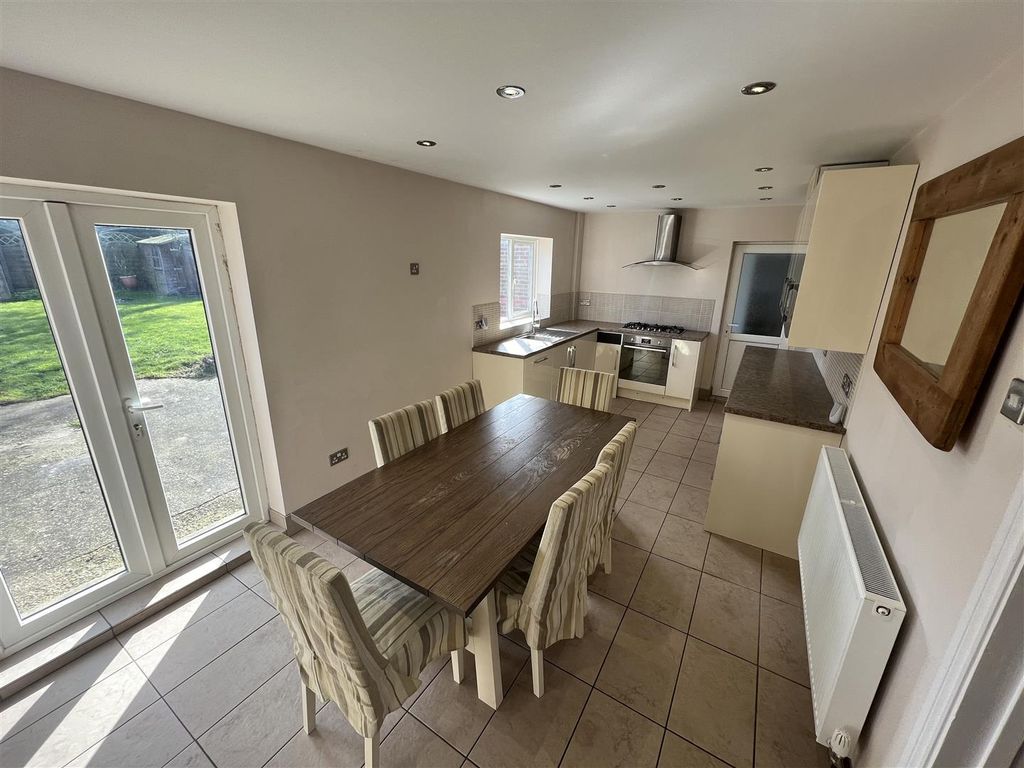 Property photo 3 of 10 Image00009.Jpg