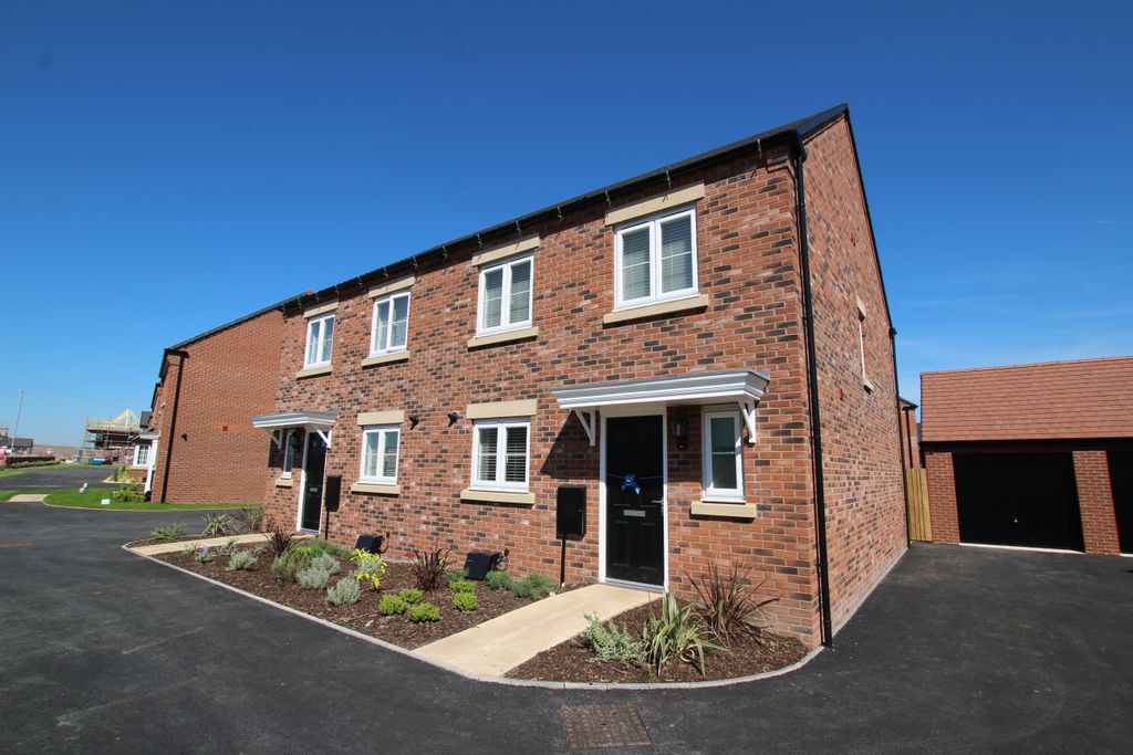 Property photo 1 of 11 Main