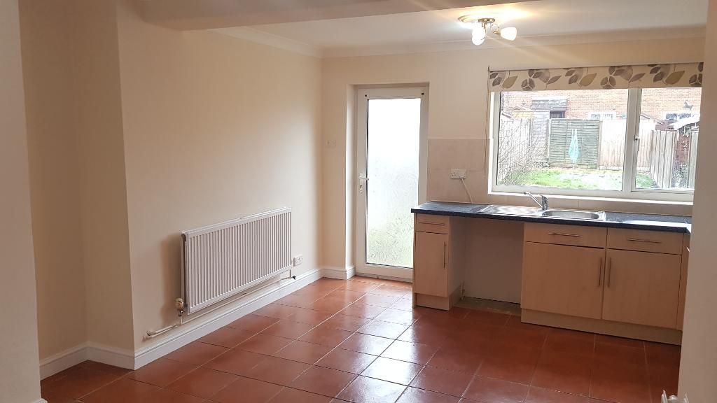 Property photo 2 of 8 Kitchen