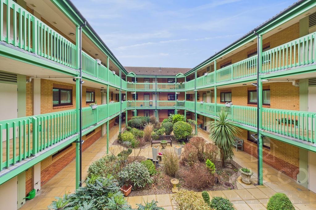 Property photo 1 of 11