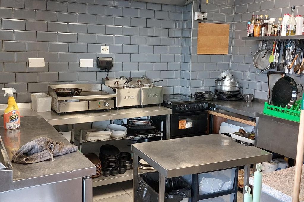 Property photo 2 of 7