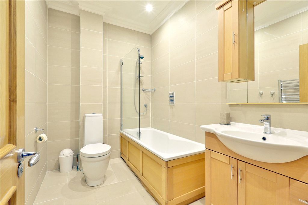 Property photo 3 of 8 Picture No. 24