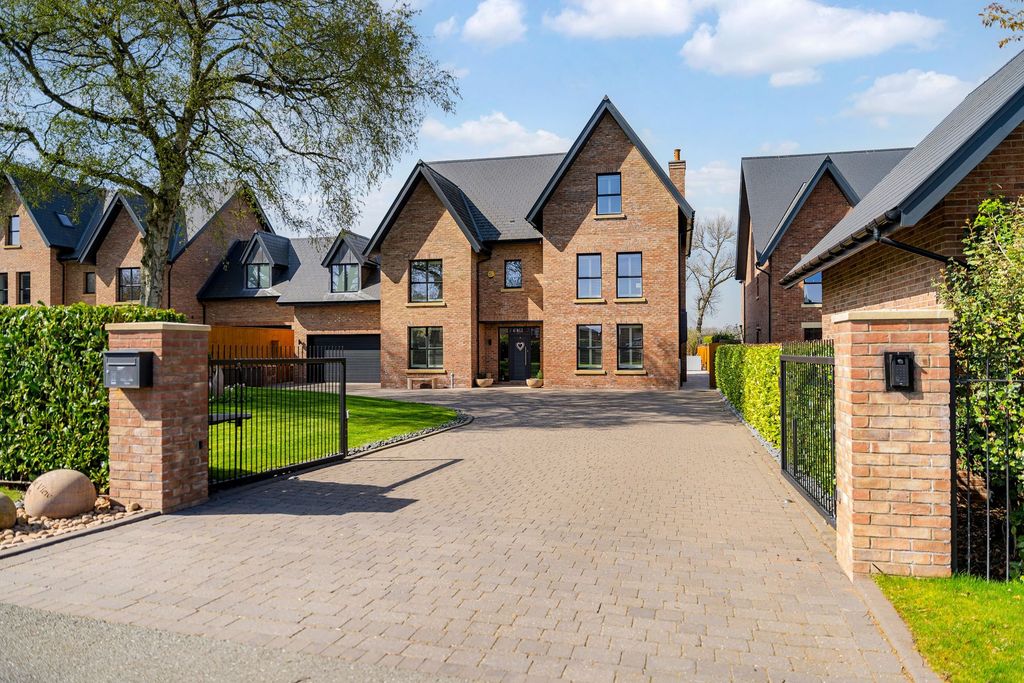 Property photo 1 of 62