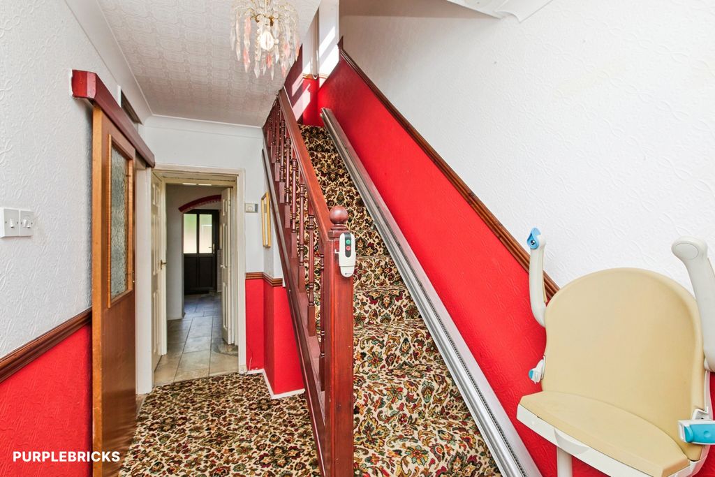 Property photo 2 of 25