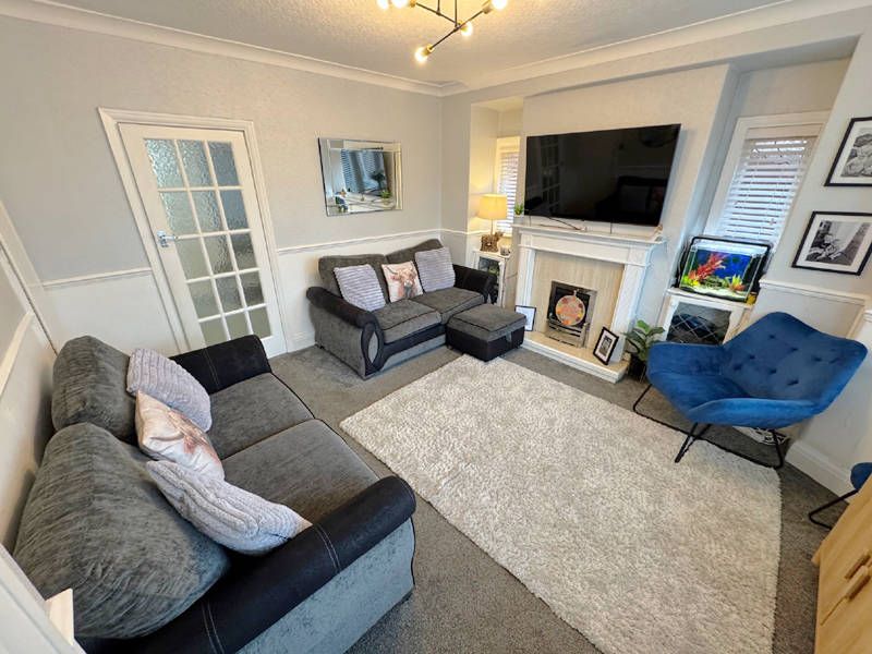 Property photo 3 of 22 Lounge