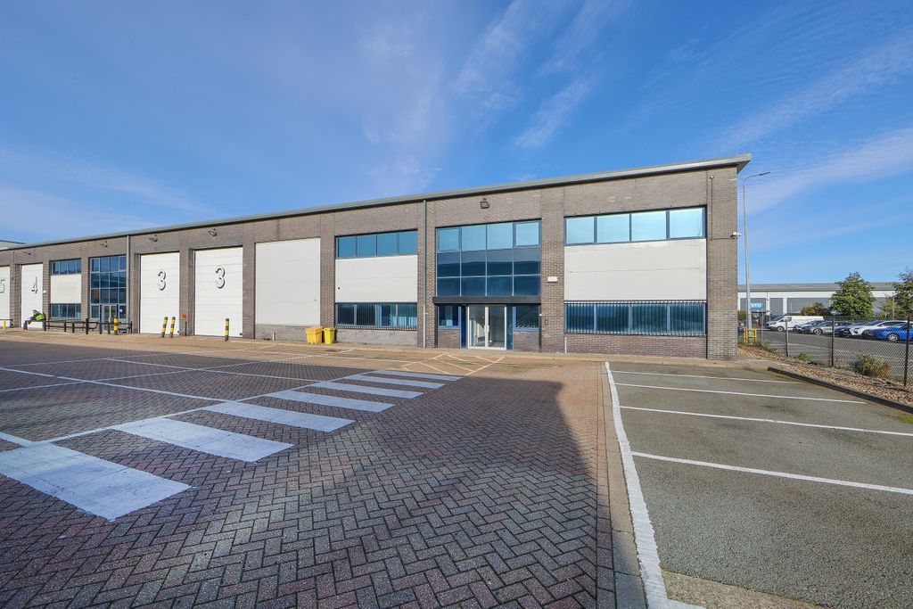 Property photo 1 of 6 Waterglade1.Jpg