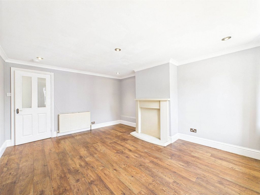 Property photo 3 of 16 Picture No. 23