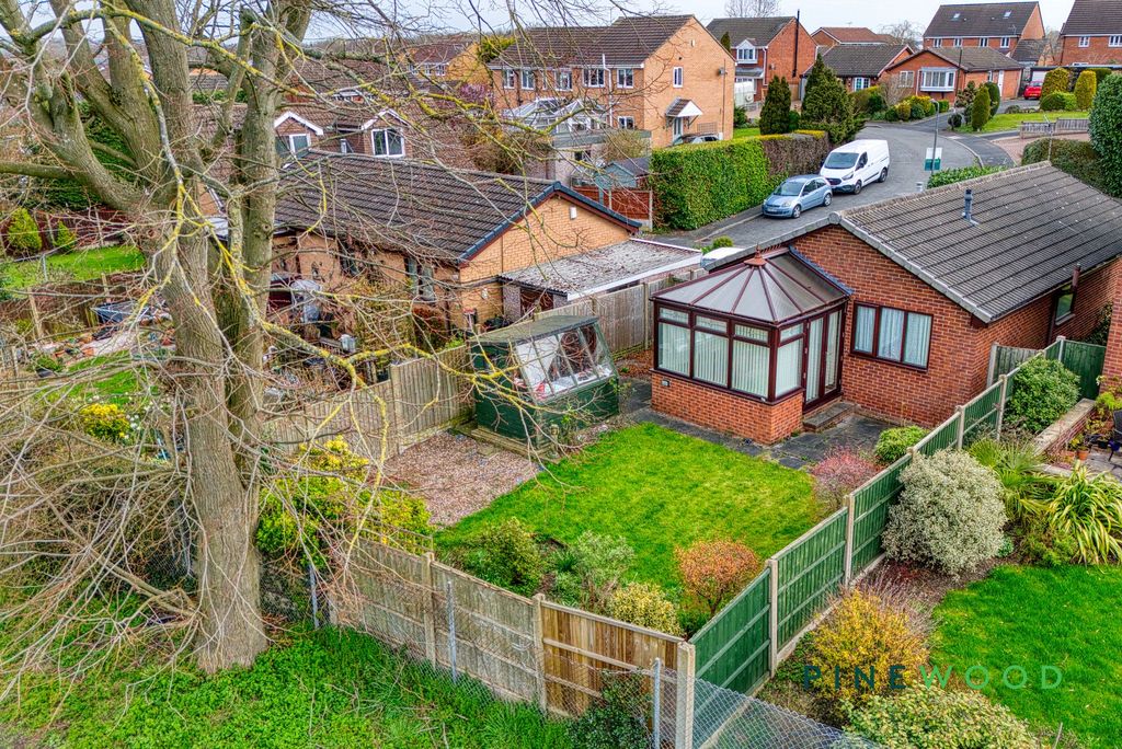 Property photo 2 of 13 Garden