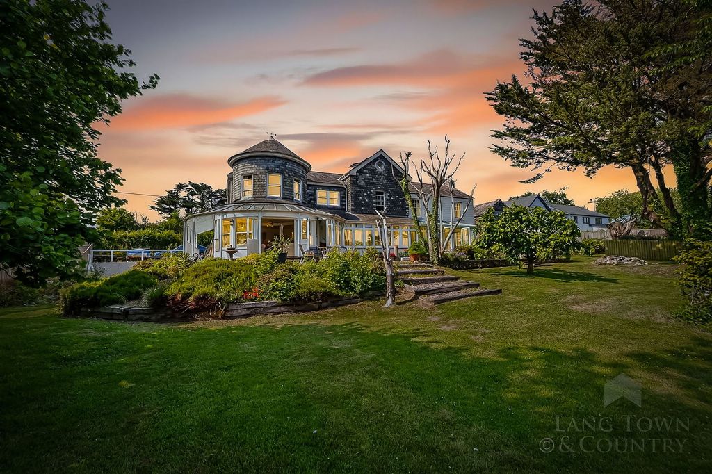 Property photo 2 of 42