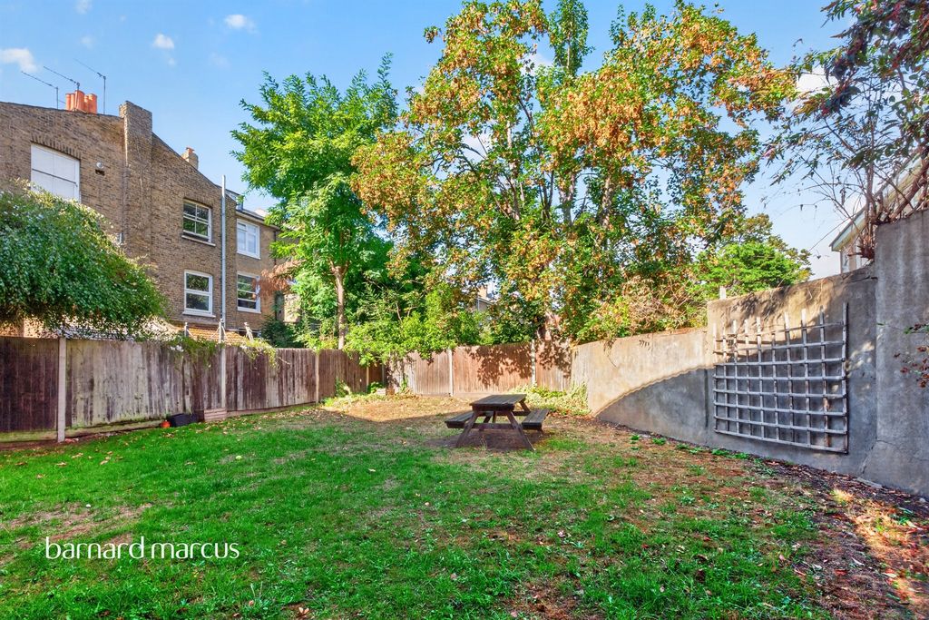 Property photo 3 of 13