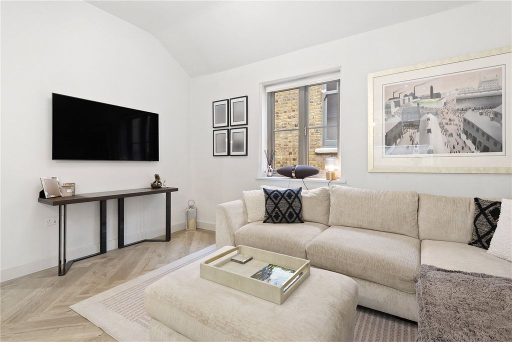 Property photo 3 of 12 Reception Room