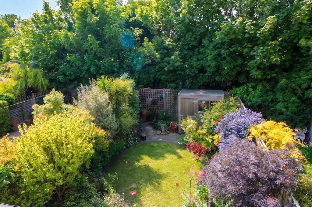 Property photo 3 of 18