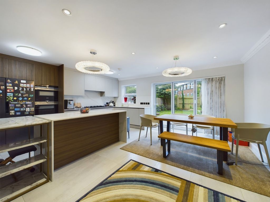 Property photo 1 of 17 Kitchen