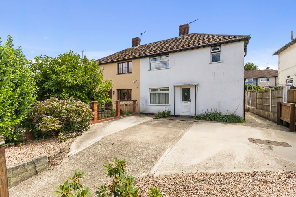 Property photo 1 of 18 3 Bedroom Semi Detached For Sale