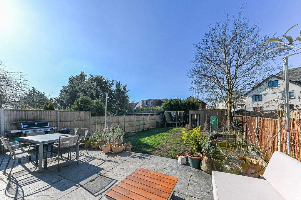 Property photo 2 of 30