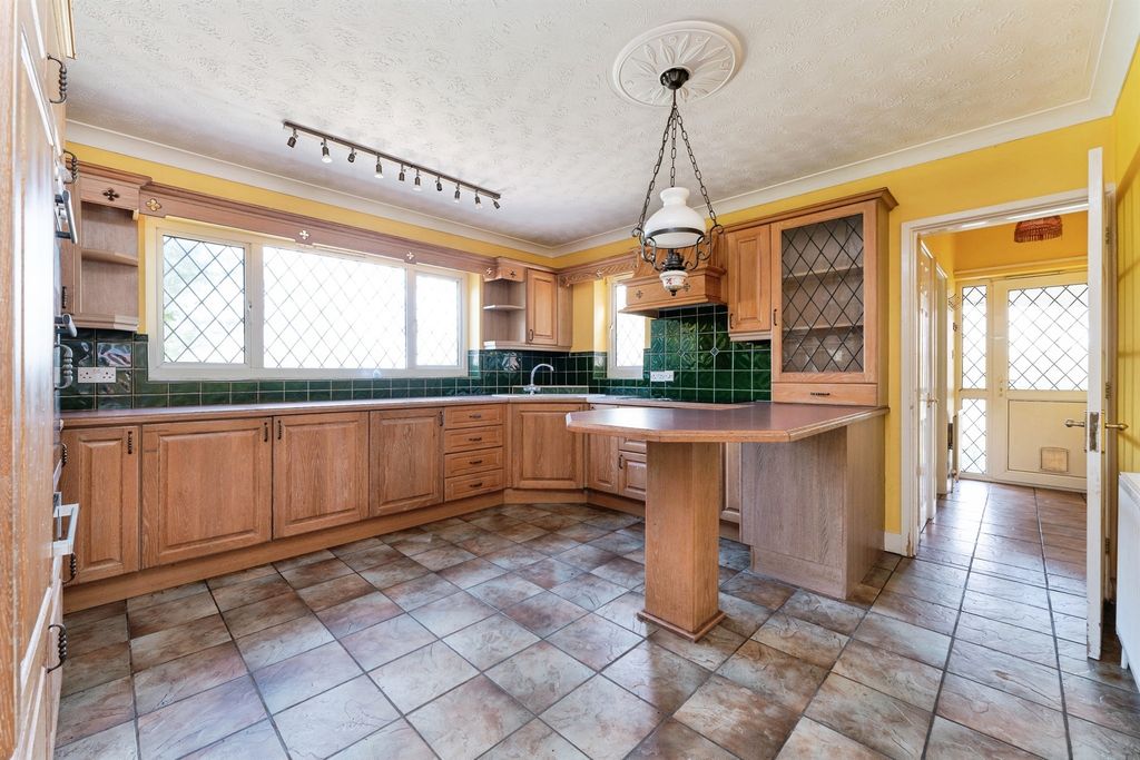 Property photo 3 of 26