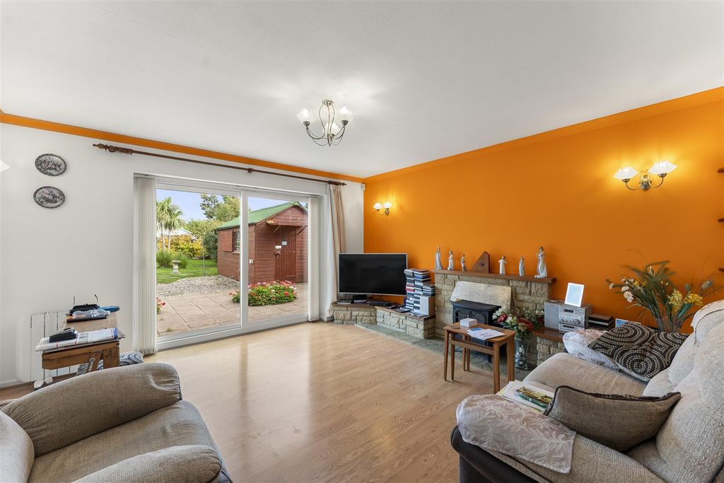 Property photo 2 of 22