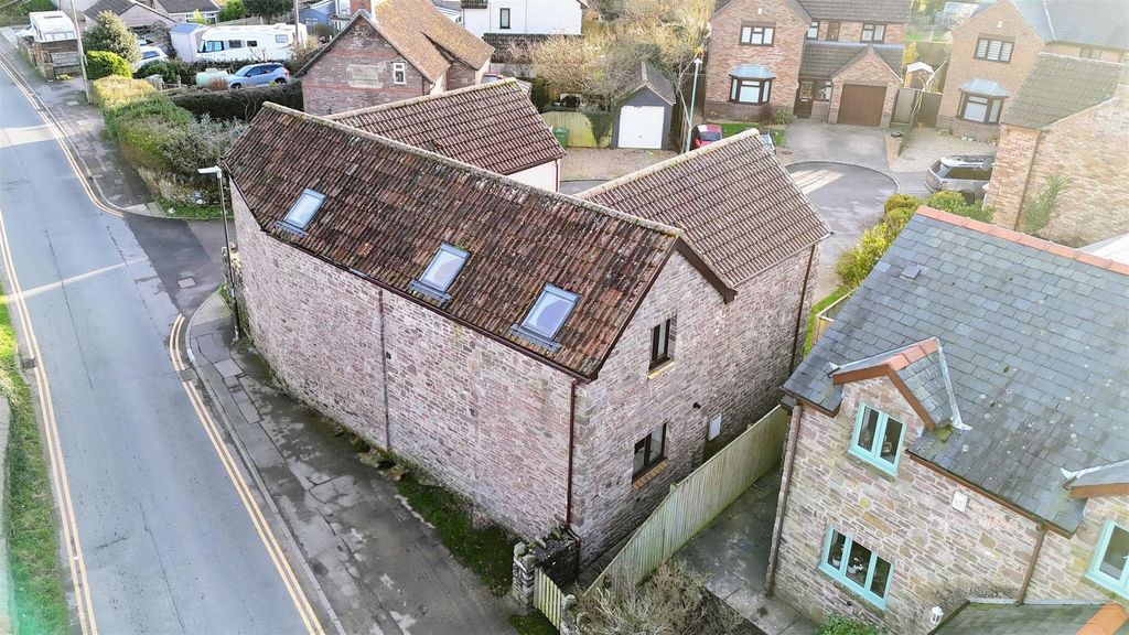 Property photo 3 of 15