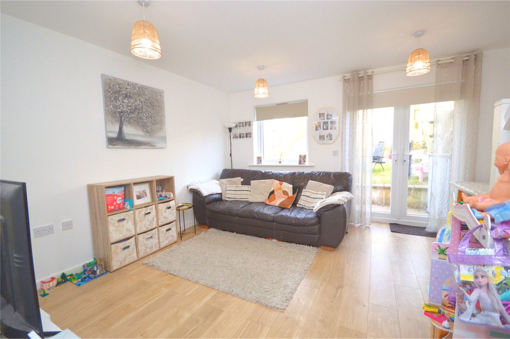 Property photo 3 of 12 3 - Picture No. 12