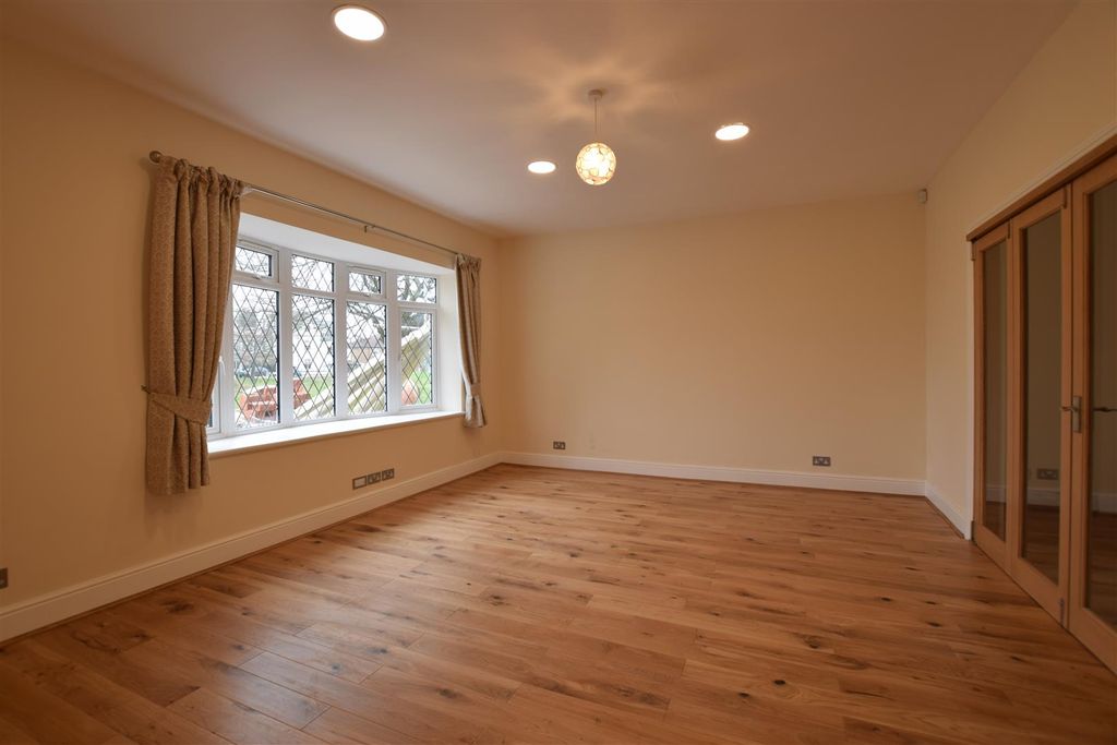 Property photo 1 of 7 Highres2034043.Jpg