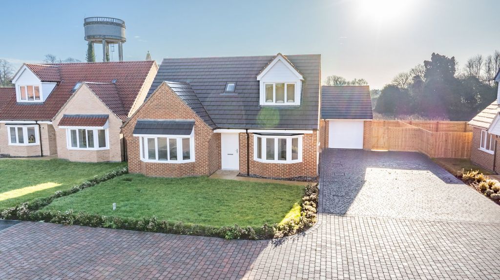 Property photo 2 of 39