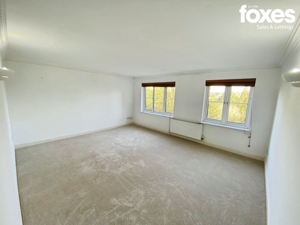 Property photo 2 of 15 4958002