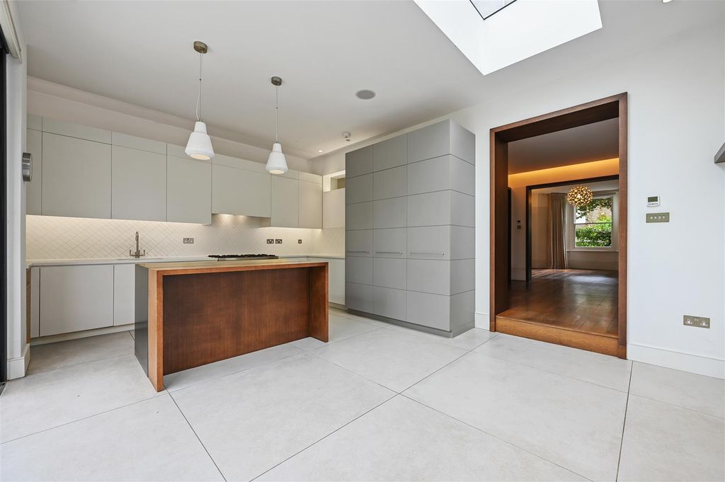 Property photo 3 of 17 Fbl - Rowan Road - Kitchen3 (1).Jpg