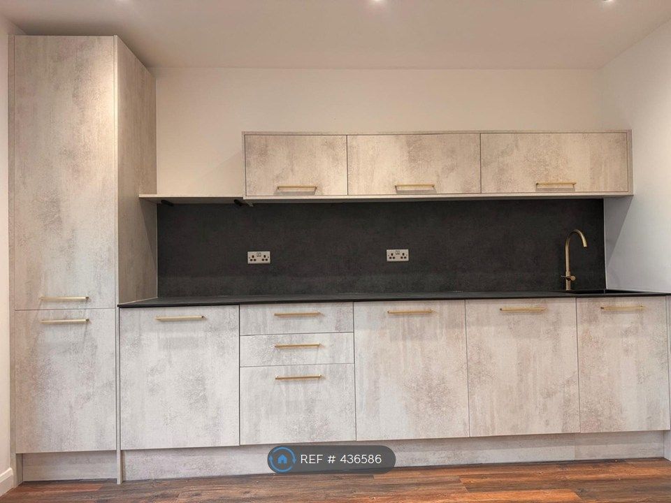 Property photo 1 of 8 Kitchen