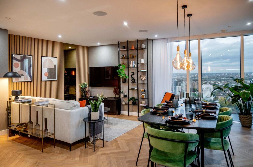 Property photo 3 of 17