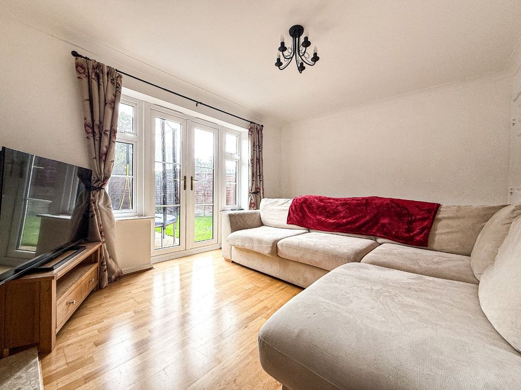 Property photo 3 of 21 4573857