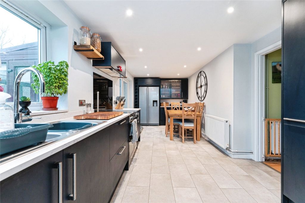 Property photo 3 of 19 Picture No. 13