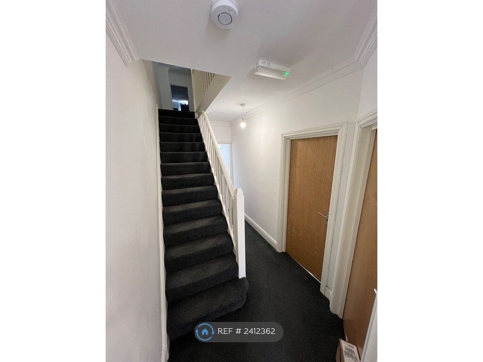 Property photo 3 of 34
