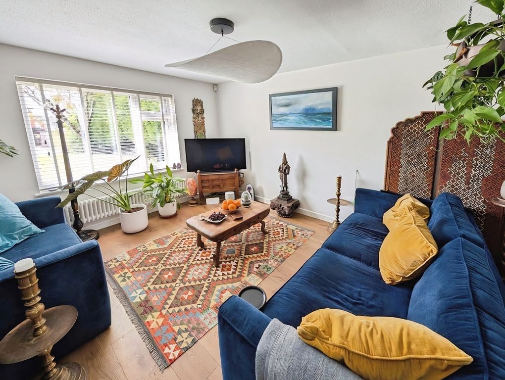 Property photo 3 of 37 Pbox-Img.Jpg