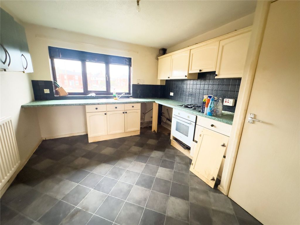 Property photo 3 of 8 Picture No. 06