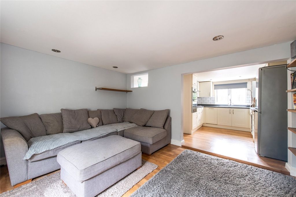 Property photo 2 of 24 Picture No. 16