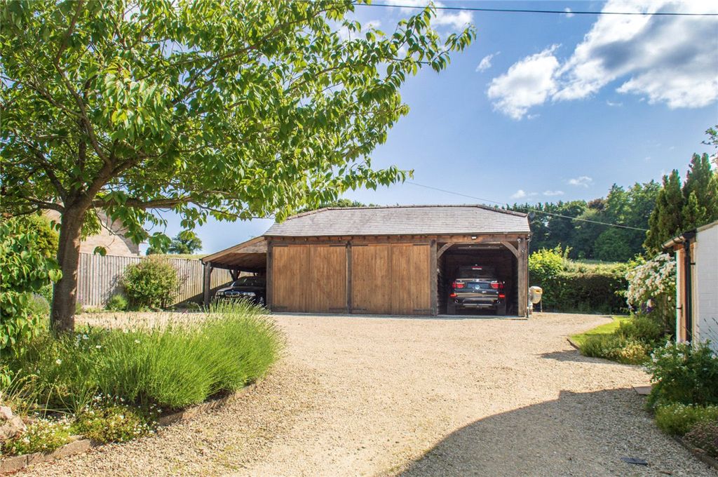 Property photo 3 of 22 Picture No. 03