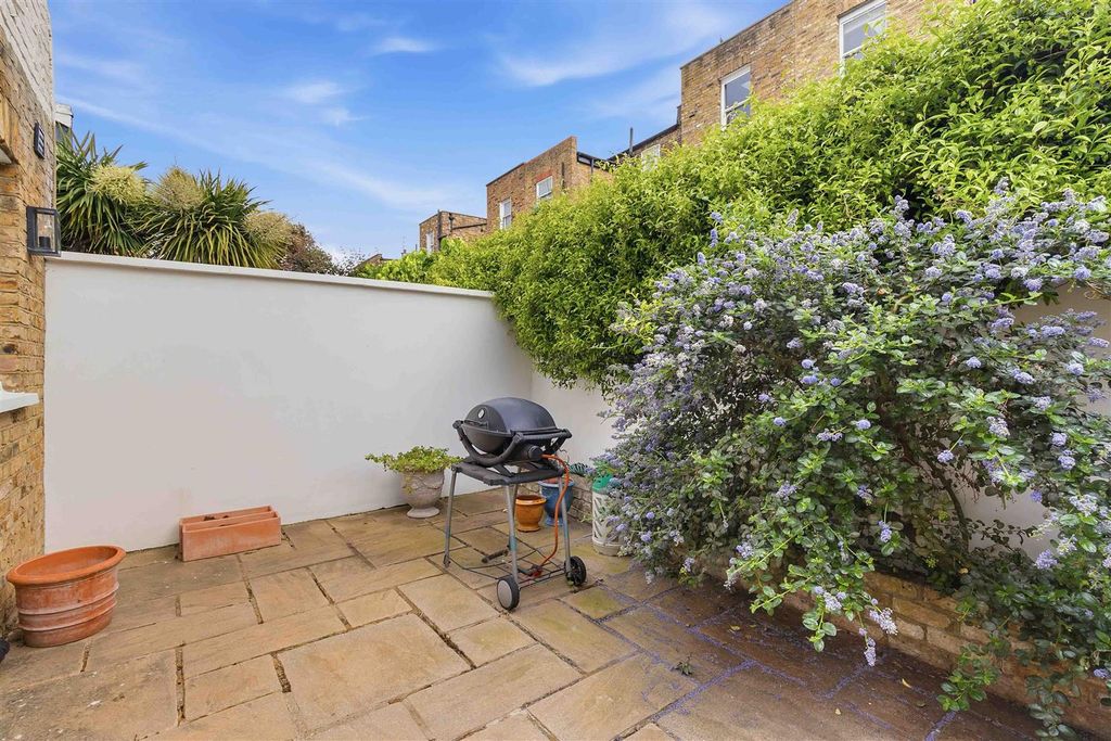 Property photo 3 of 17
