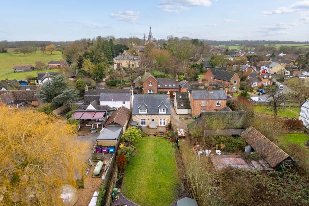 Property photo 3 of 34