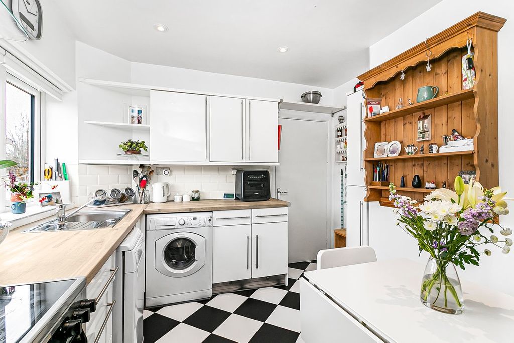Additional image 4 of 1 bed flat for saleMons Avenue, Baldock SG7
