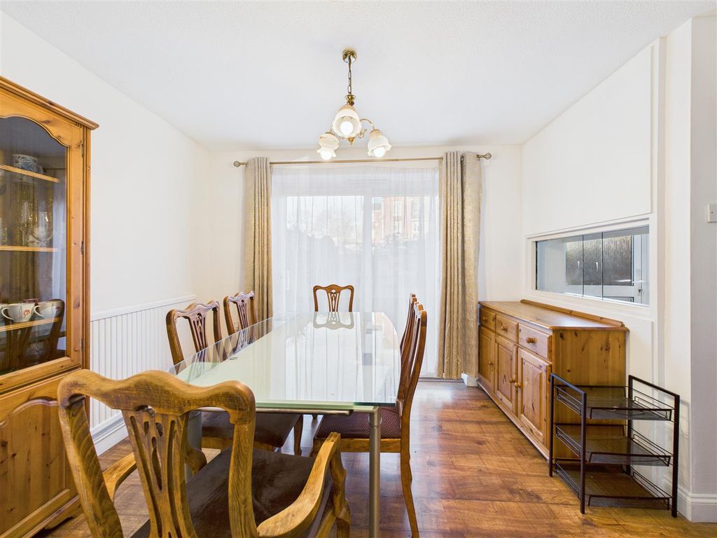 Property photo 3 of 9 Cam04419G0-Pr0046-Still004.Jpg