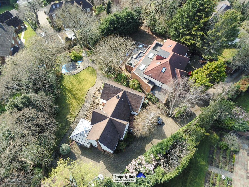 Property photo 1 of 33