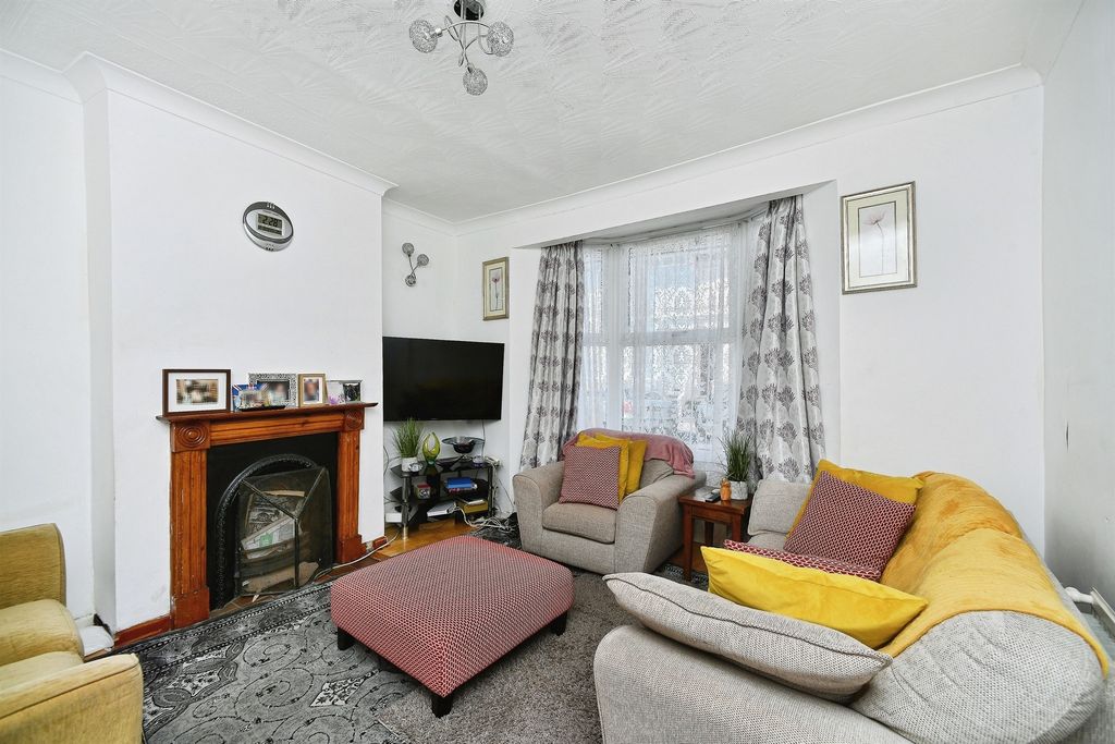 Property photo 2 of 18
