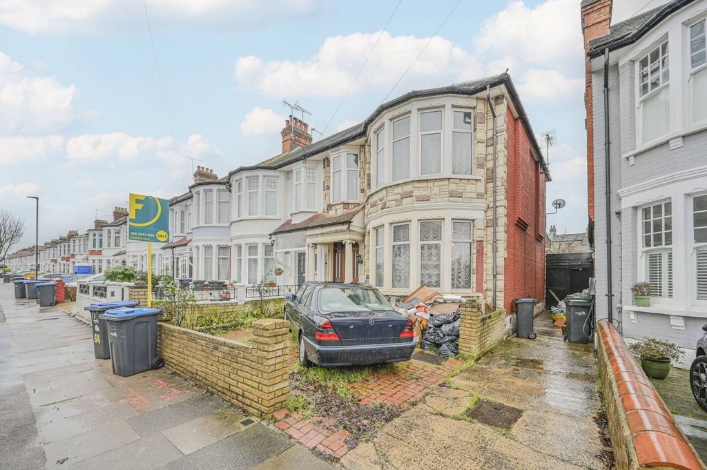 Property photo 2 of 8