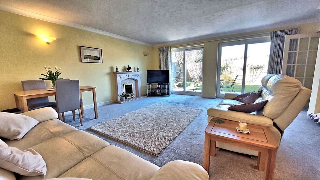 Property photo 2 of 22